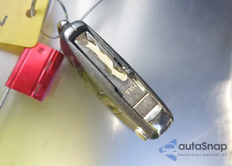 2013 Volkswagen Beetle 2.5L z USA, uszkodzony, nr VIN 3VW5P7AT7DM803858